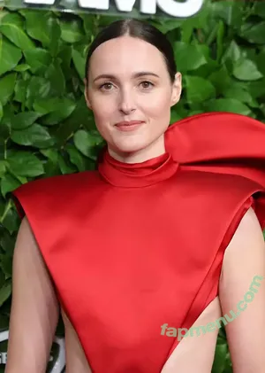 Renate Reinsve / renatereinsve nude photo #0097