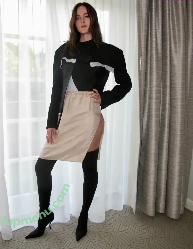 Renate Reinsve nude photo #0090 (renatereinsve)