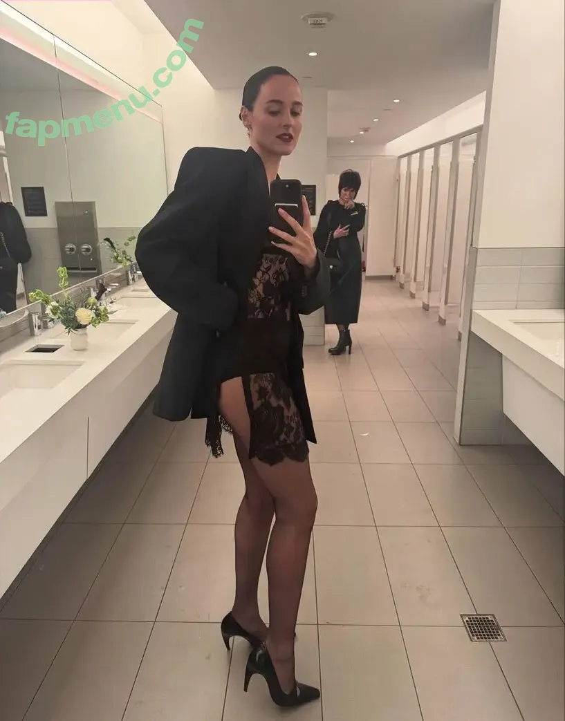 Renate Reinsve nude photo #0092 (renatereinsve)