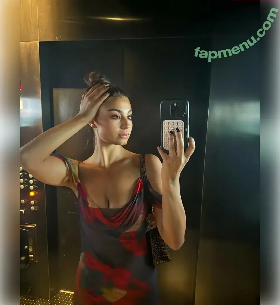 Reneé Monaco nude photo #0192 (mamagarcia / peachmangojuice)