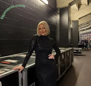 Renee Paquette / reneepaquette nude photo #0421