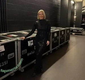 Renee Paquette / reneepaquette nude photo #0426