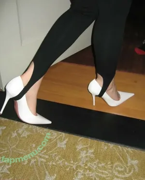 Renee Rapp / reneerapp nude photo #0308