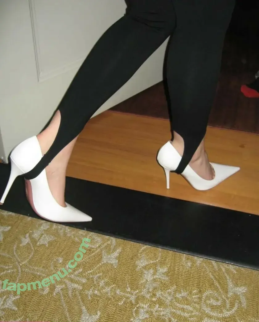 Renee Rapp nude photo #0308 (reneerapp)