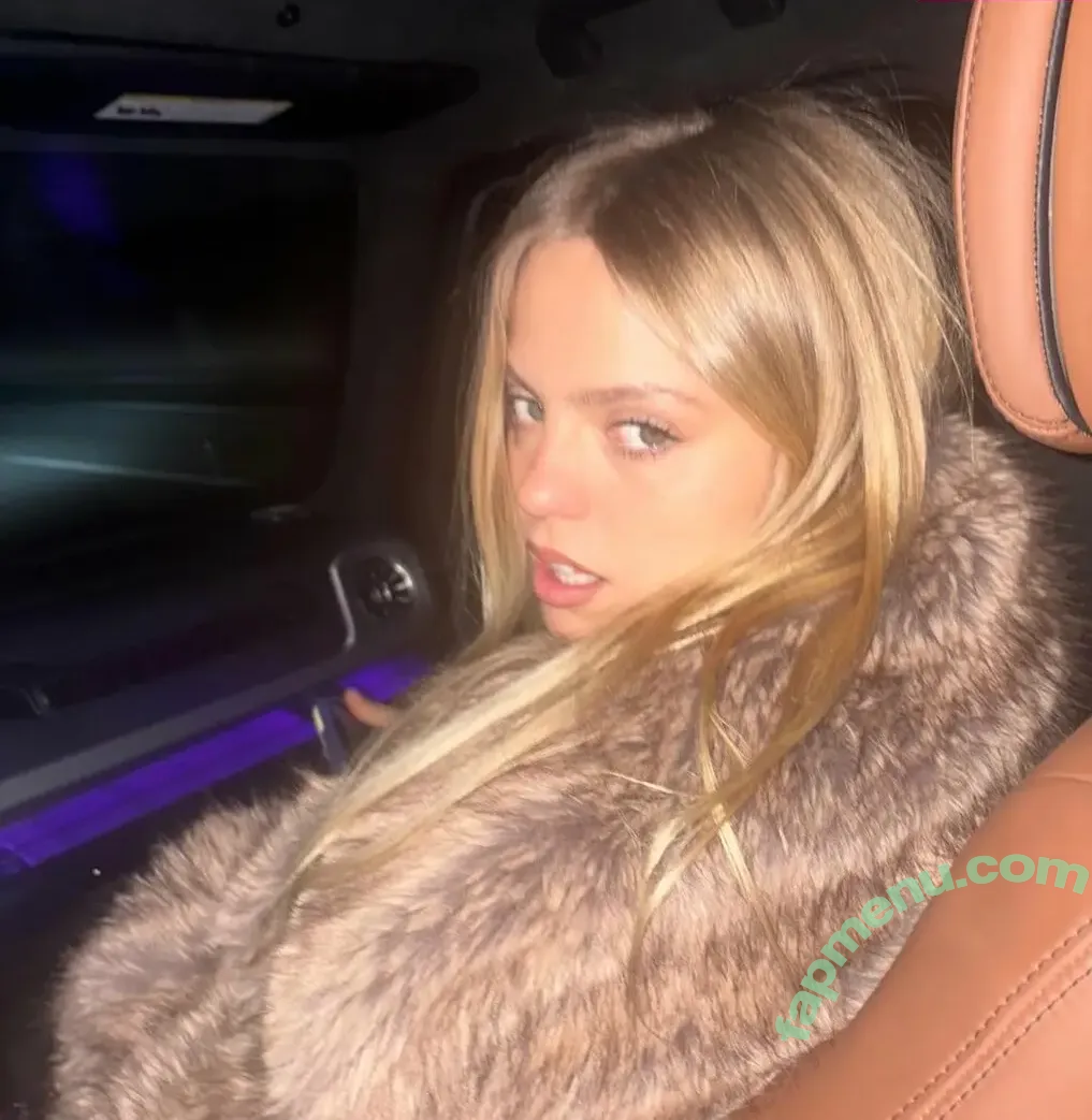 Renee Rapp nude photo #0314 (reneerapp)