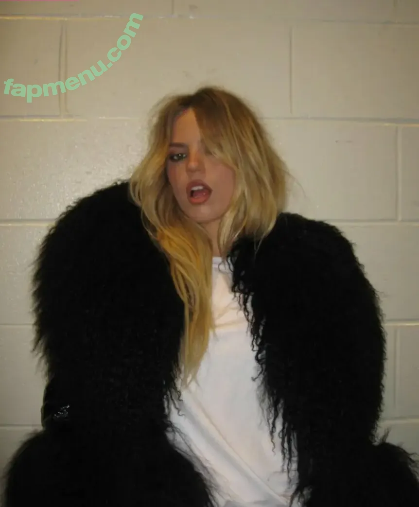 Renee Rapp nude photo #0326 (reneerapp)