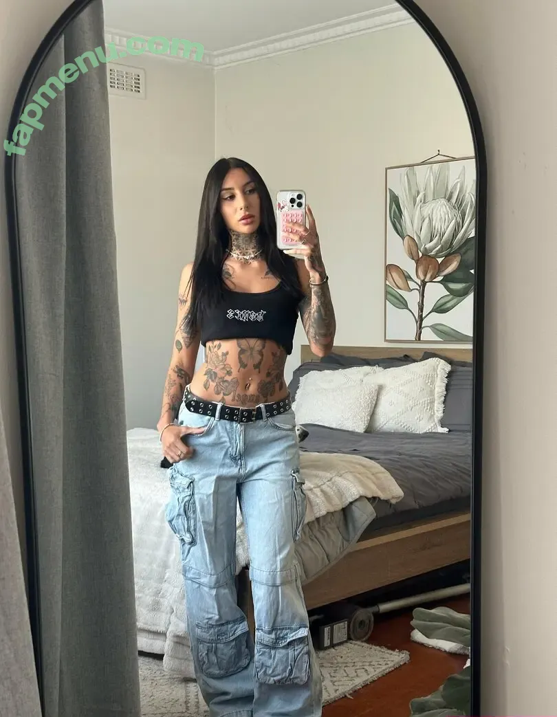renee_savy nude photo #0001 (reneesavy_)