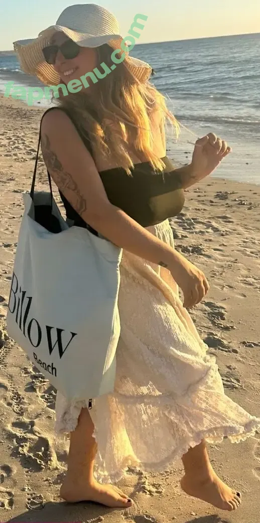 Renee Talotta nude photo #0009 (billowbeach / renee.talotta / reneetal / reneetalotta / shakasdesigner / shakastravels / wears_ren)