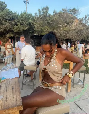 reneehadlley / Renee Hadley nude photo #0007