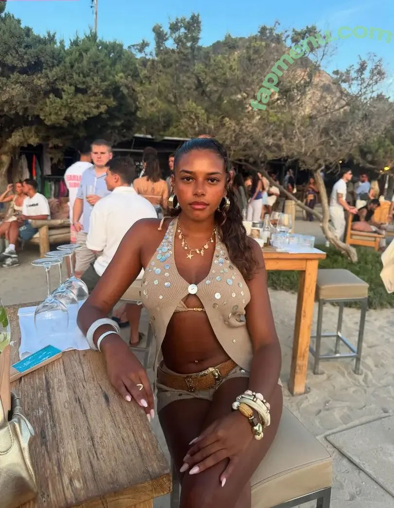 reneehadlley nude photo #0004 (Renee Hadley)