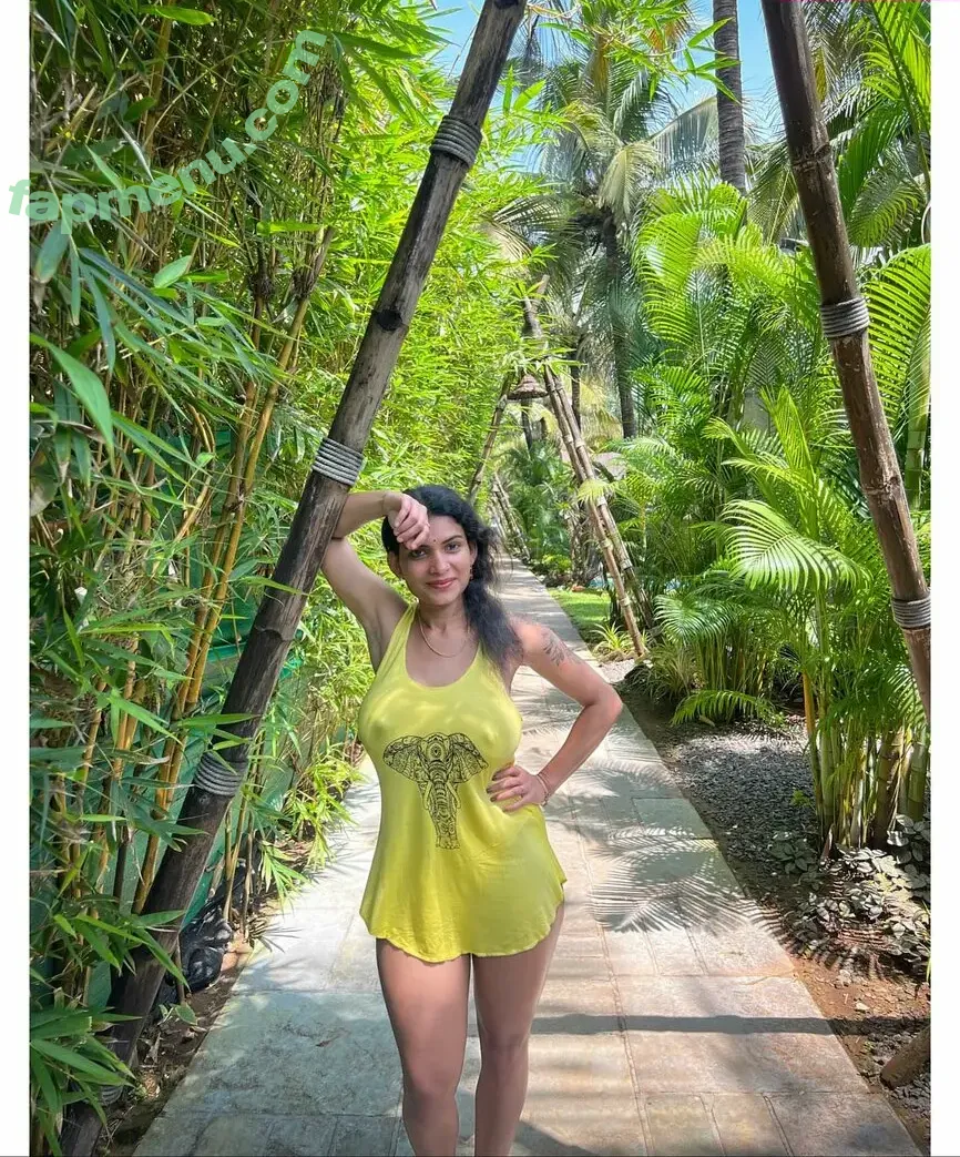 Reshmi R Nair nude photo #0029 (resmi_r_nair / resmi_r_nair._ / resminair / resmirnair)