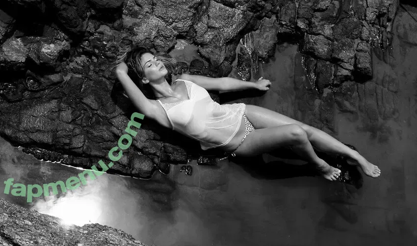 Revista Trip nude photo #0020 (revistatrip)