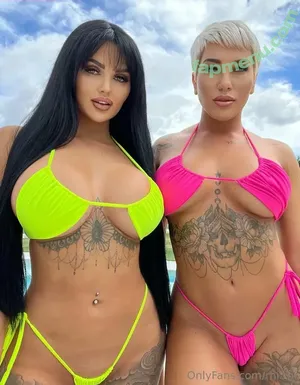 rhi.rhi / rhiirhii nude photo #0016