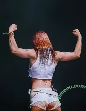 Rhian Teasdale / Wet Leg (band / rhianteasdale nude photo #0061