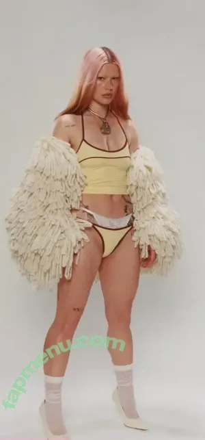 Rhian Teasdale / Wet Leg (band / rhianteasdale nude photo #0078