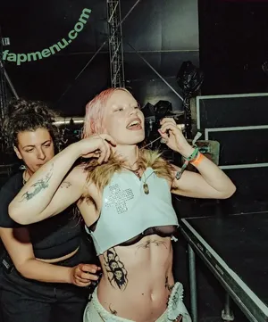 Rhian Teasdale / Wet Leg (band / rhianteasdale nude photo #0104