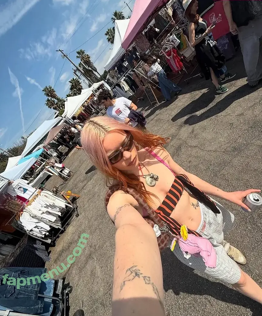 Rhian Teasdale nude photo #0064 (Wet Leg (band / rhianteasdale)