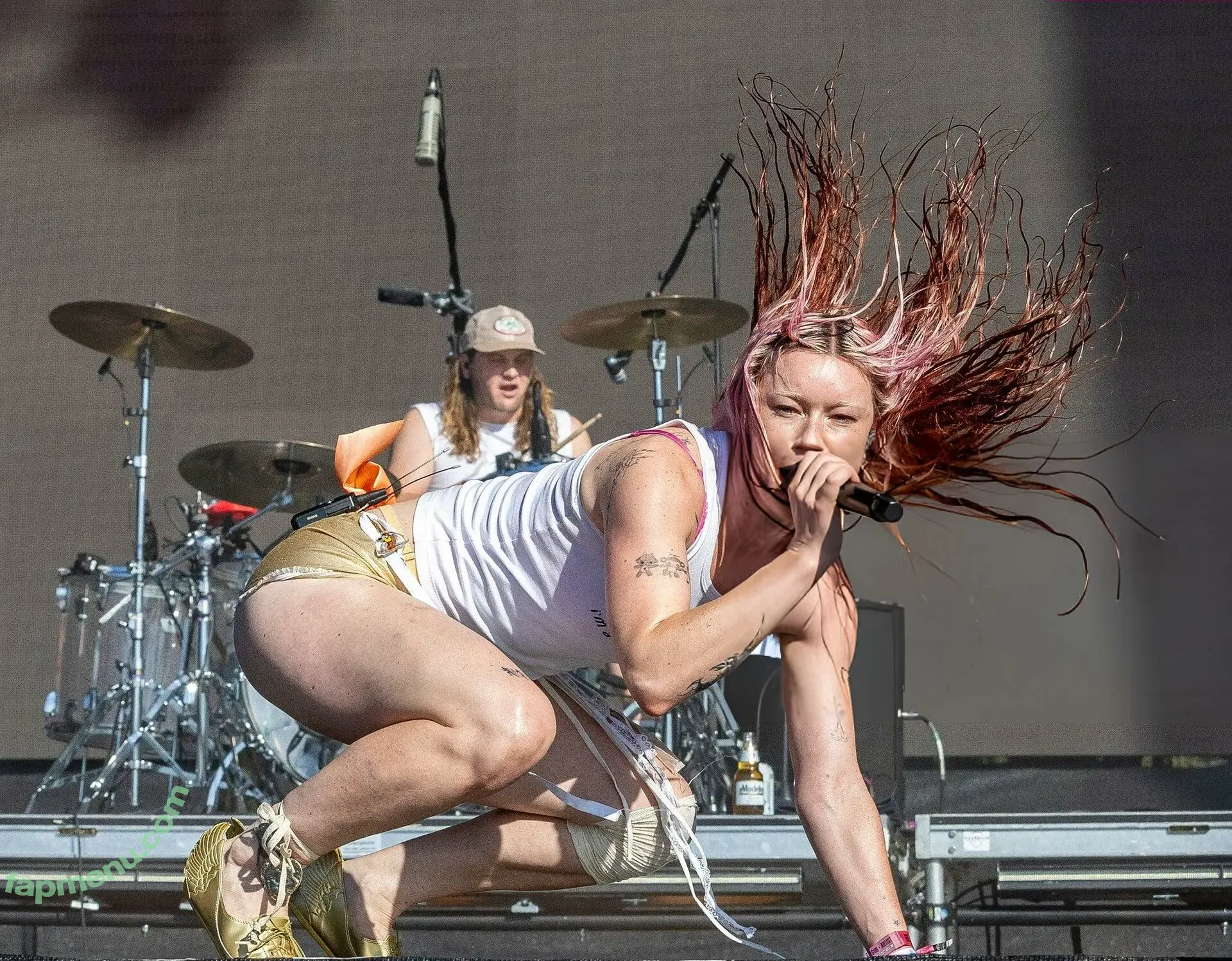 Rhian Teasdale nude photo #0109 (Wet Leg (band / rhianteasdale)