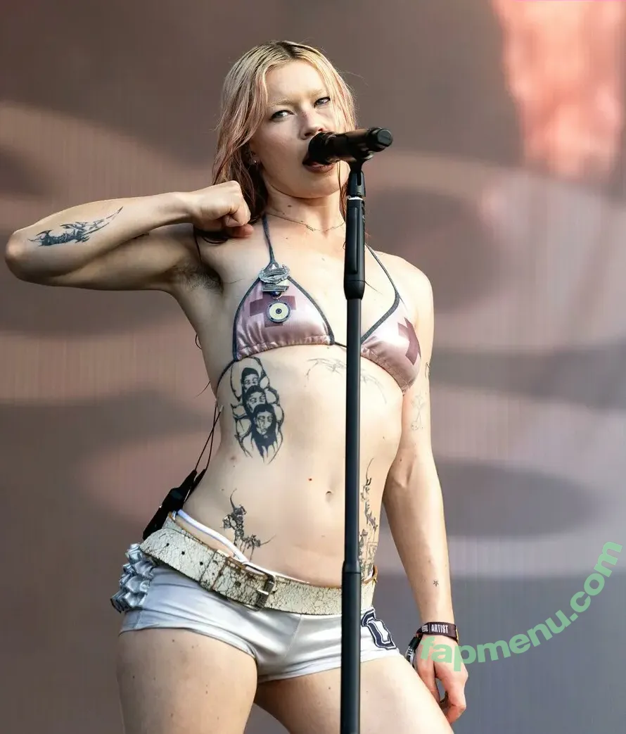 Rhian Teasdale nude photo #0111 (Wet Leg (band / rhianteasdale)