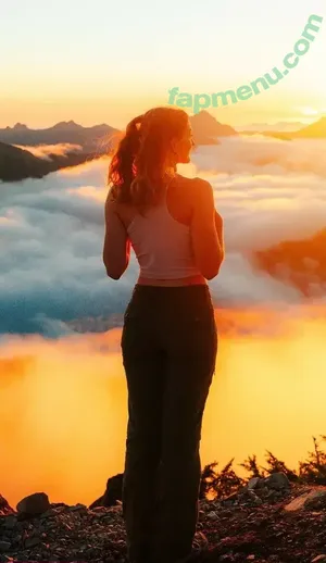 rhiannonhikes / Rhiannon Wood nude photo #0038