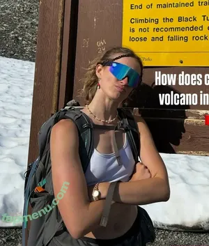 rhiannonhikes / Rhiannon Wood nude photo #0057