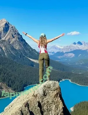 rhiannonhikes / Rhiannon Wood nude photo #0114