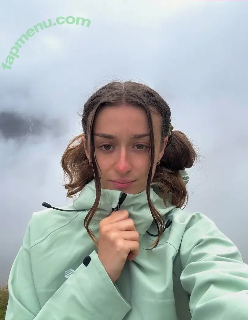 rhiannonhikes nude photo #0022 (Rhiannon Wood)
