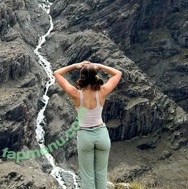 rhiannonhikes nude photo #0025 (Rhiannon Wood)