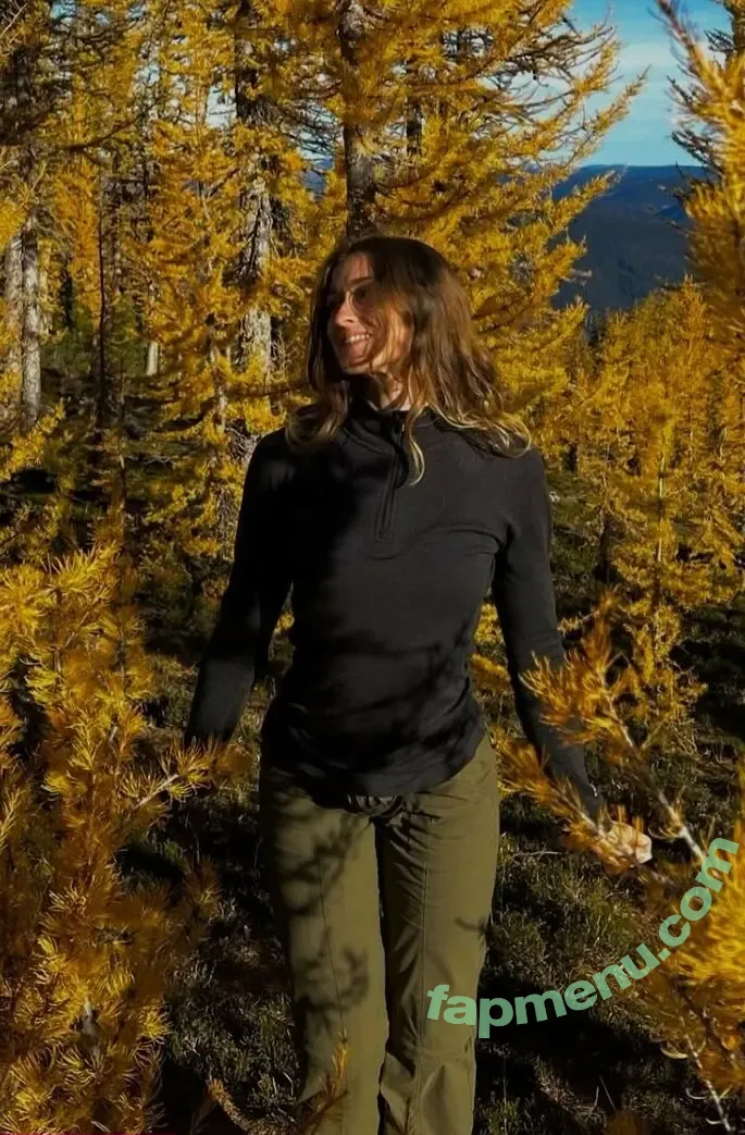 rhiannonhikes nude photo #0031 (Rhiannon Wood)