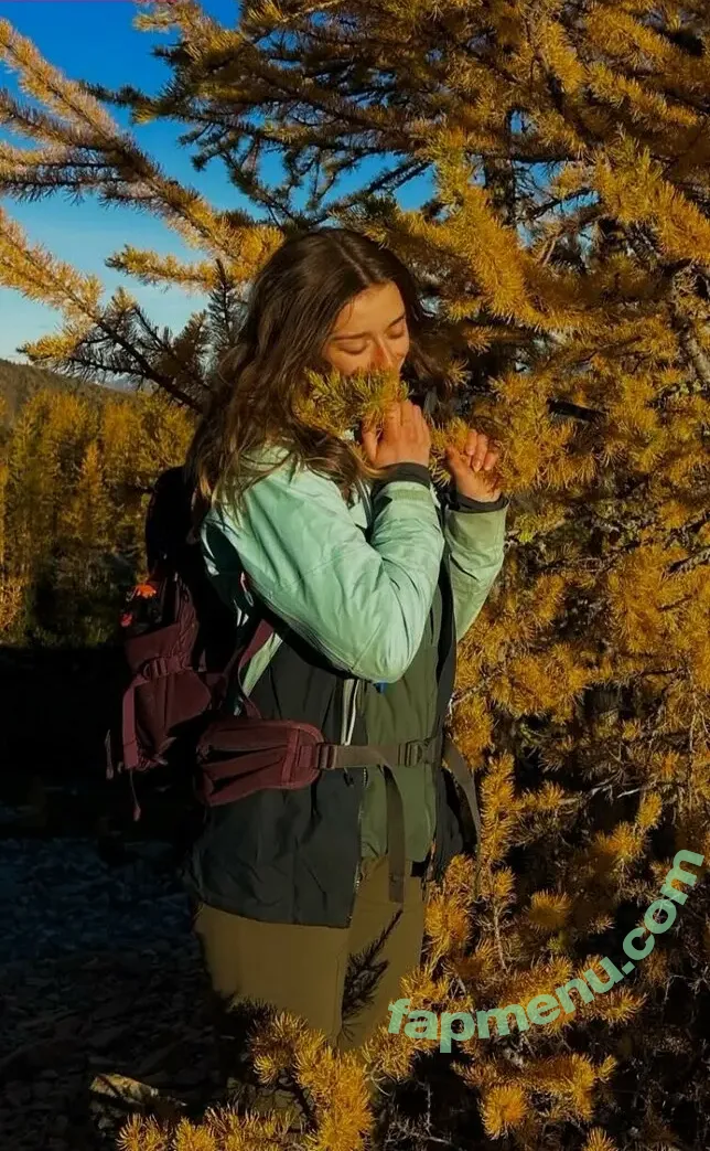 rhiannonhikes nude photo #0033 (Rhiannon Wood)