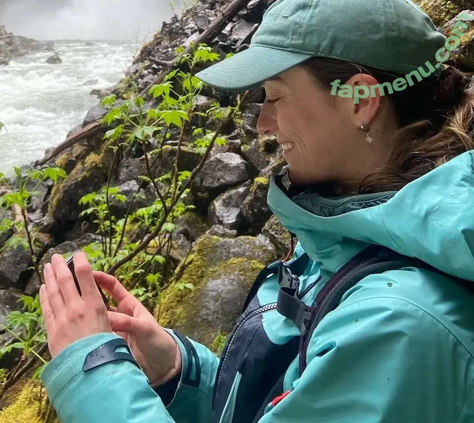 rhiannonhikes nude photo #0051 (Rhiannon Wood)