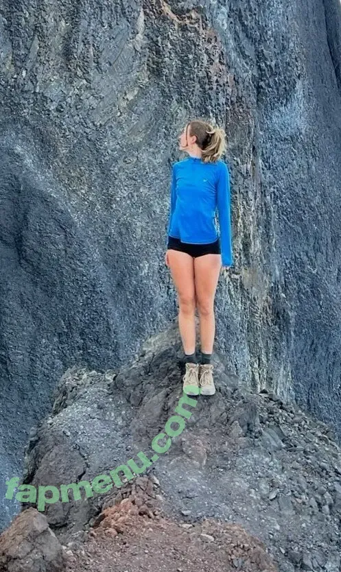 rhiannonhikes nude photo #0058 (Rhiannon Wood)