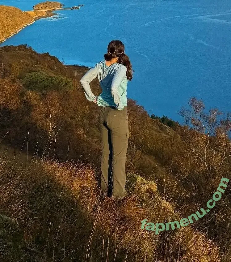 rhiannonhikes nude photo #0071 (Rhiannon Wood)