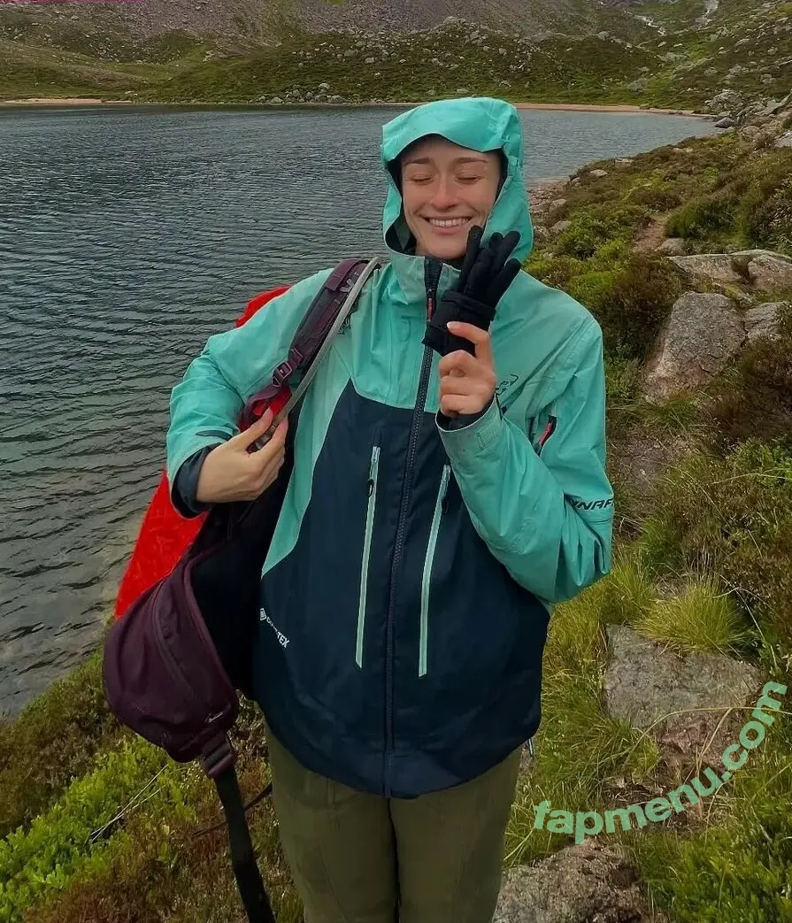 rhiannonhikes nude photo #0072 (Rhiannon Wood)