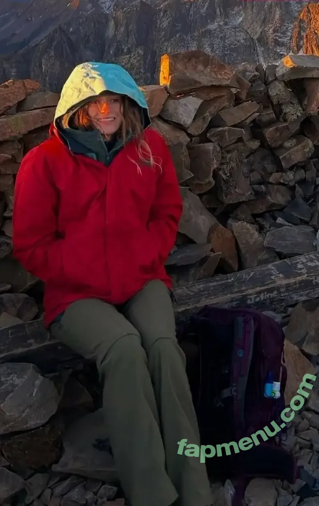 rhiannonhikes nude photo #0074 (Rhiannon Wood)