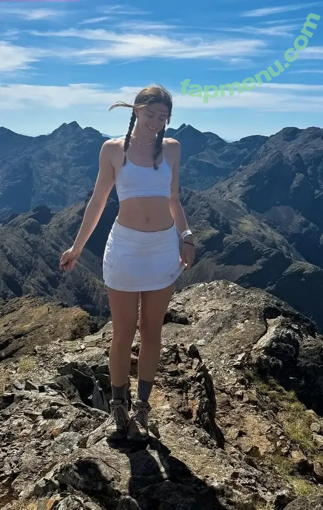 rhiannonhikes nude photo #0078 (Rhiannon Wood)