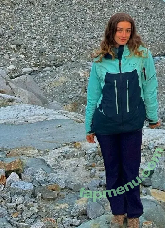 rhiannonhikes nude photo #0092 (Rhiannon Wood)