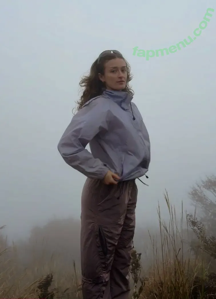 rhiannonhikes nude photo #0096 (Rhiannon Wood)