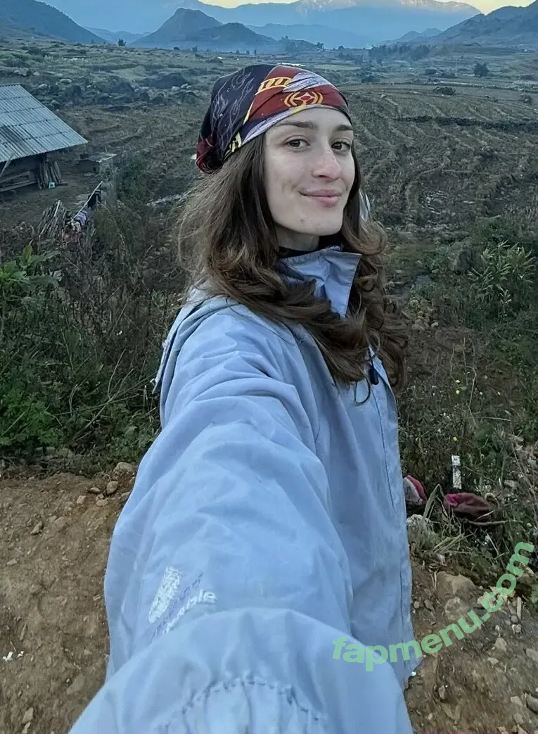 rhiannonhikes nude photo #0111 (Rhiannon Wood)