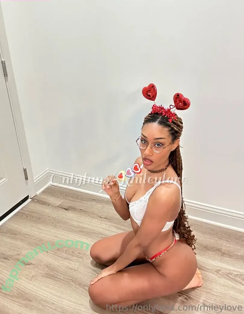 rhileylove nude photo #0018 (rhileylove)