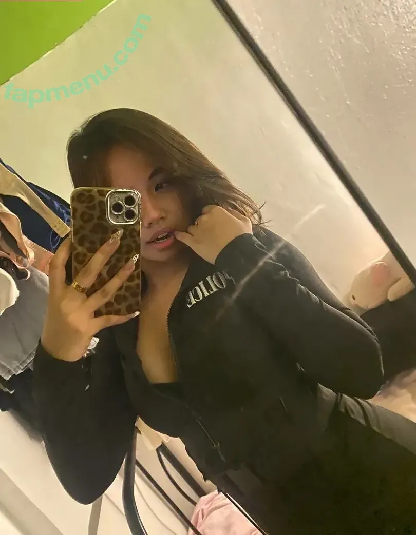 Rhioenna Lim nude photo #0012 (Rhioexxa_k / rrrrr_ely)