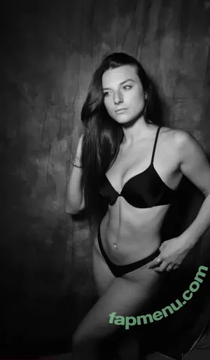 Ria Williams / ria_williams6 / riaaa.w / riawilliams nude photo #0047