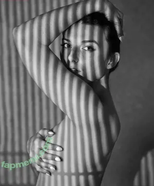 Ria Williams / ria_williams6 / riaaa.w / riawilliams nude photo #0077