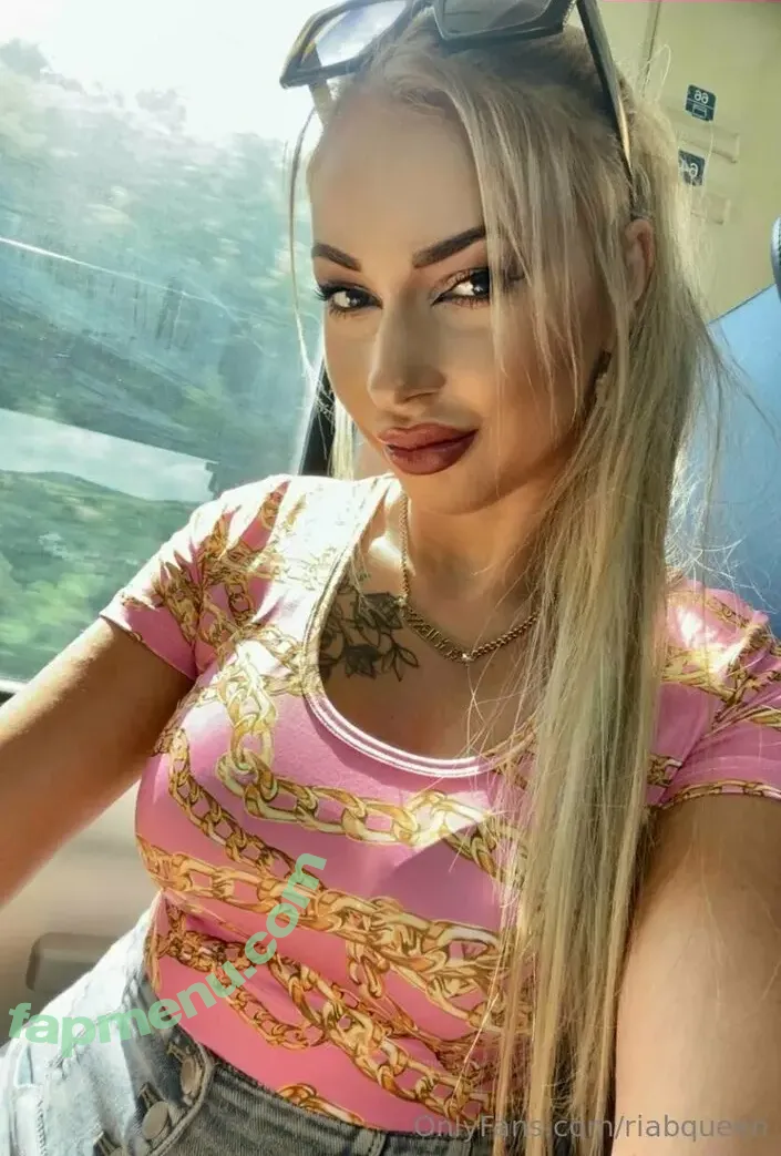 riabqueen nude photo #0001 (r_j_b_queen)