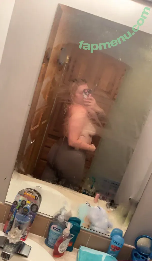 riahlynn05 nude photo #0014 (riahlynn05)