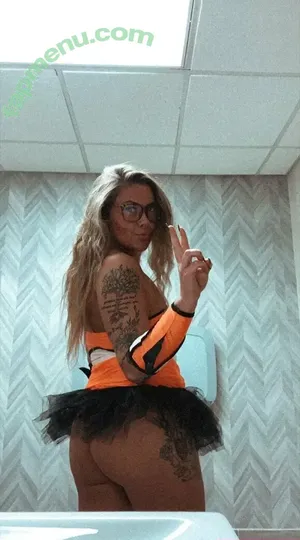 riahnickole / riahnikole nude photo #0021