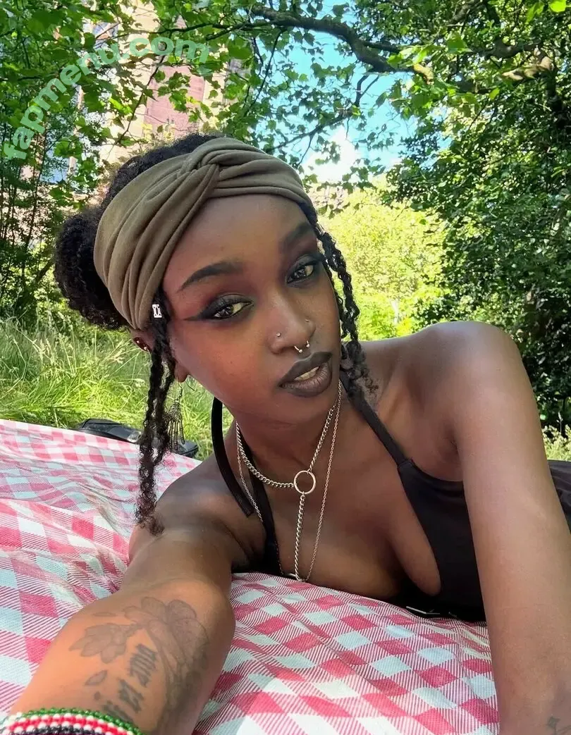 Richchocolit nude photo #0122 (Vampleen / vampiricgoddess)