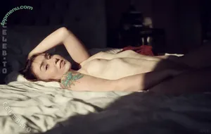 Richtigunkreativ nude photo #0027