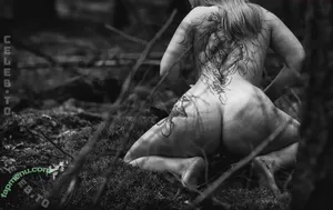 Richtigunkreativ nude photo #0051