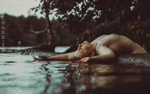 Richtigunkreativ nude photo #0066